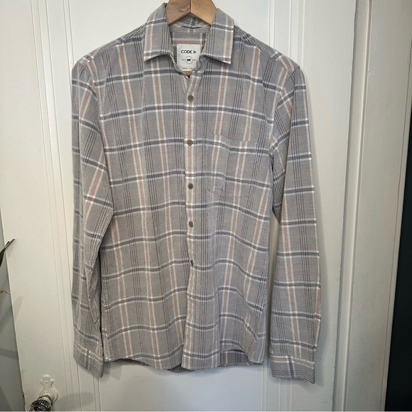 Gray Casual Button Down Shirt with Plaid Design - Picture 1 of 12